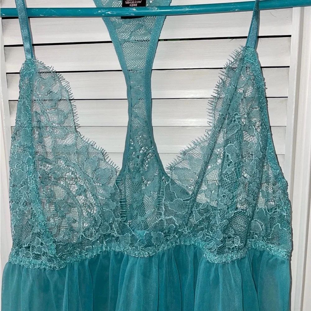 Vintage Victoria’s Secret peekaboo lace babydoll Chemise Negligee Nightgown M - Picture 9 of 11